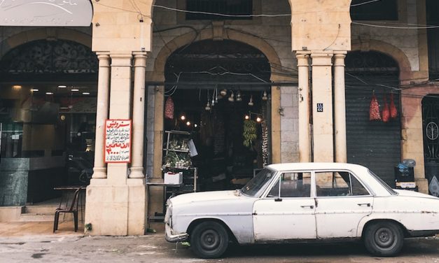 Cinema, negozi e bar…
